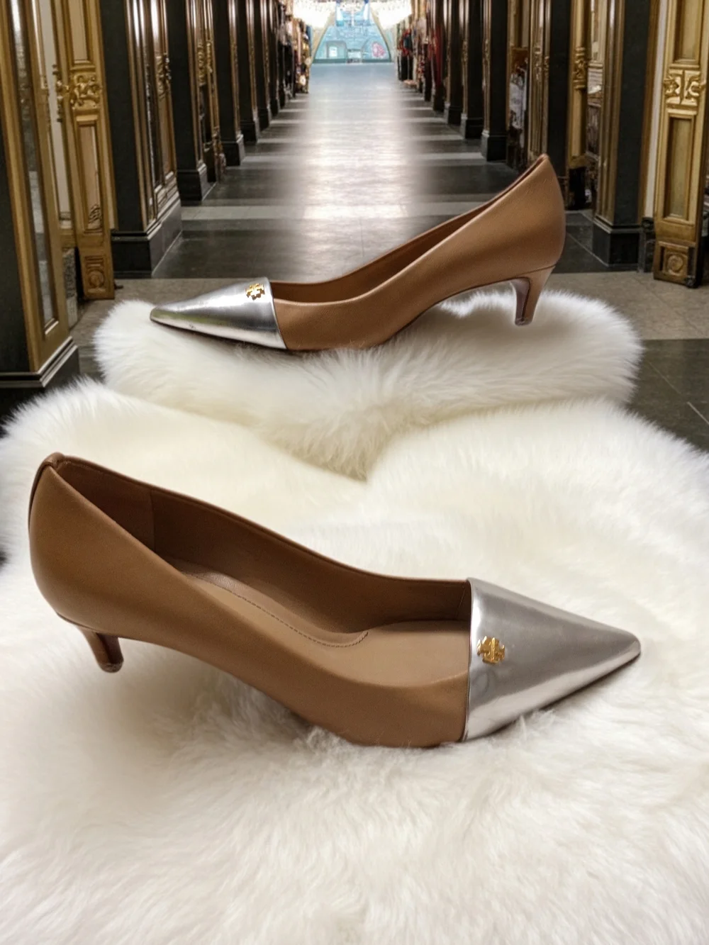 Tory Burch Nude & Metallic Silver Pointed Kitten Spectator Pumps Kitten Heels 6